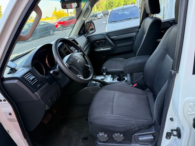 Mitsubishi Montero 2017