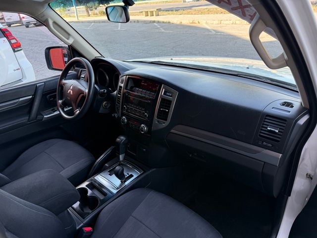 Mitsubishi Montero 2017