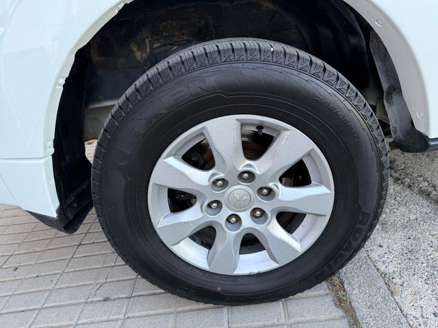 Mitsubishi Montero 2017