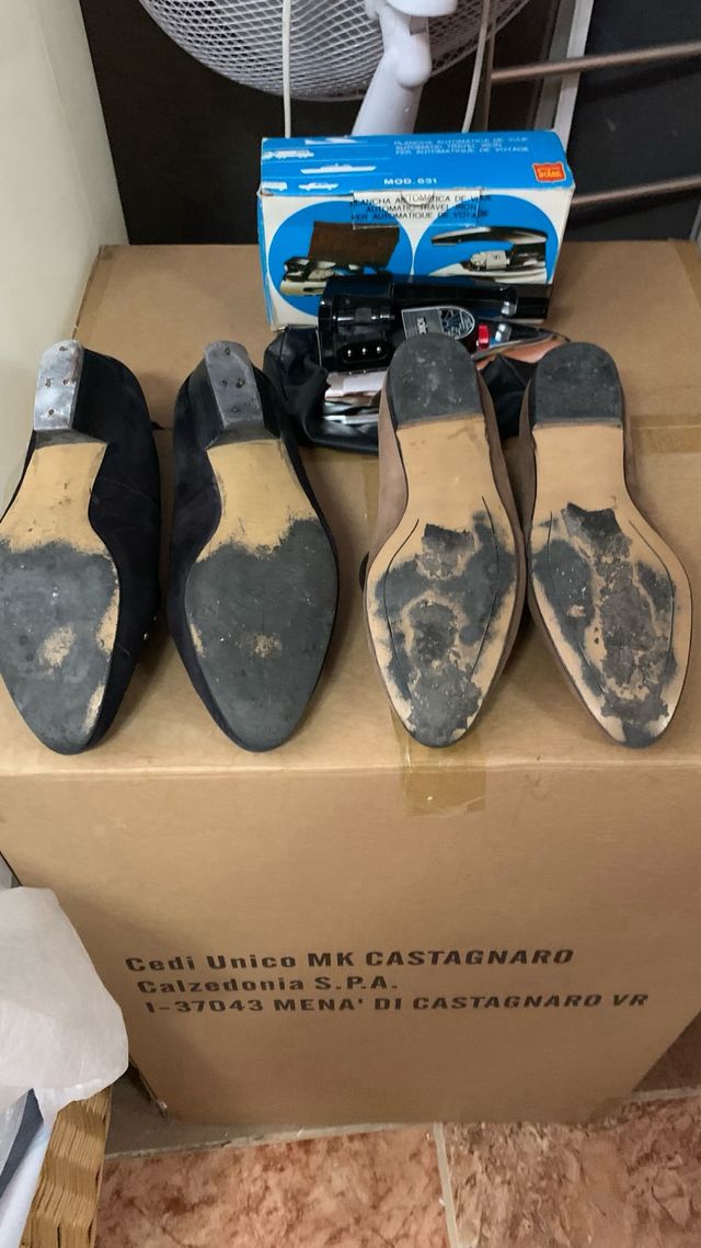 Scarpe da donna: nere e marroni Ferro da viaggio