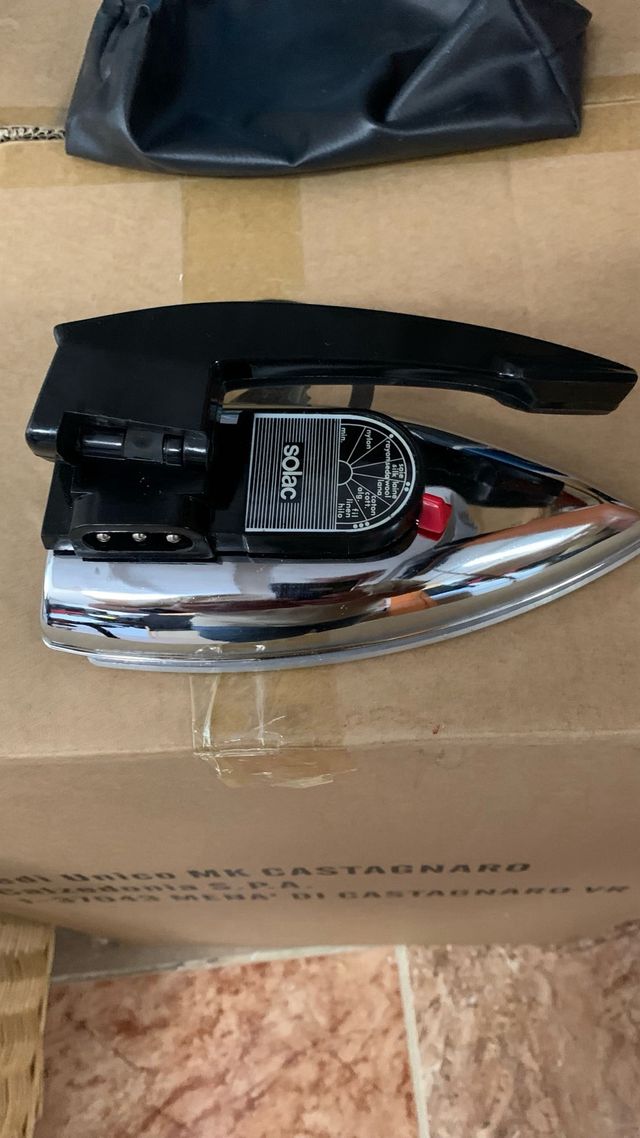 Scarpe da donna: nere e marroni Ferro da viaggio