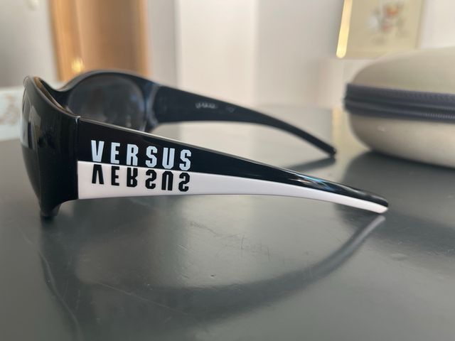 Gafas sol Versus - Negras y Blancas