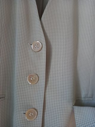 Traje falda beige Guy Laroche