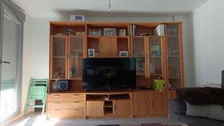 Armario salón madera-cristal