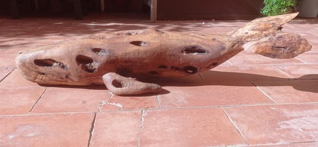 Ballena madera olivo