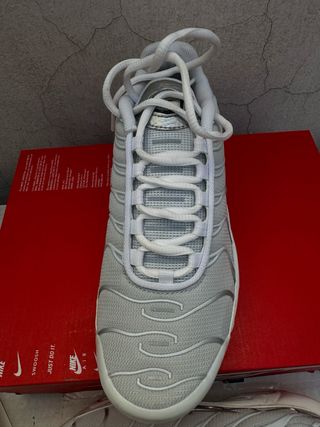 Nike Air Max Plus TN - Gris Blanco