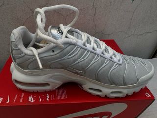 Nike Air Max Plus TN - Gris Blanco
