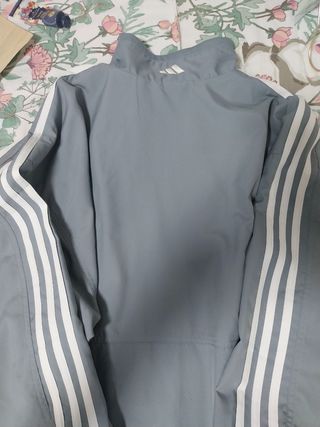Chaqueta Adidas gris - Deportiva