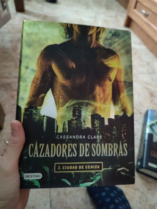 Ciudad de ceniza. Cazadores de sombras 2: Cazad...