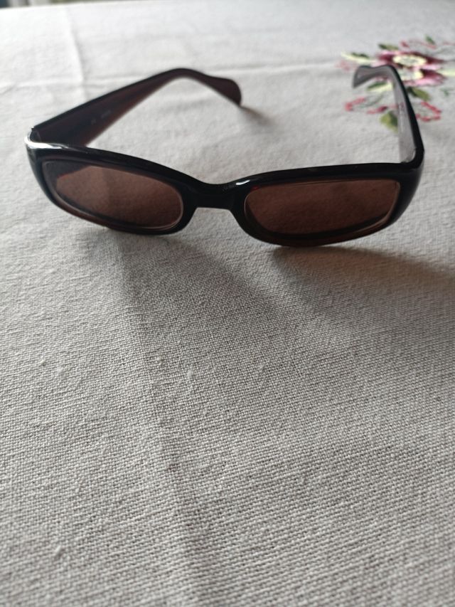 Gafas sol Guess marrón. Graduadas.