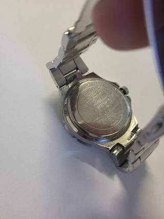 Reloj GUESS Mujer Plata Steel 144503L1.  Sin pila.