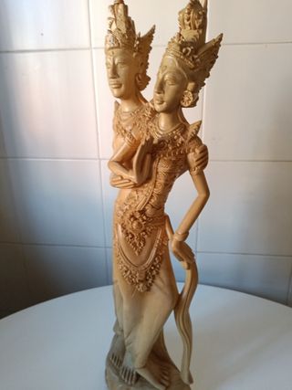 Coppia di statue in legno di Bali