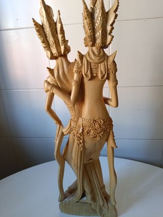 Coppia di statue in legno di Bali