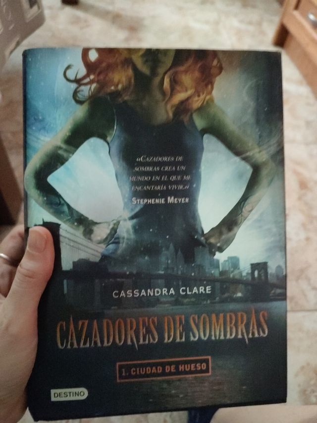Ciudad de hueso. Cazadores de sombras 1: Cazado...