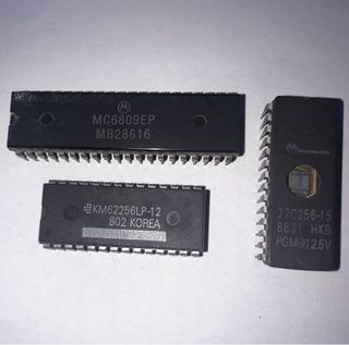 CPU MC6809EP + RAM KM62256LP-12 + EPROM 27C256