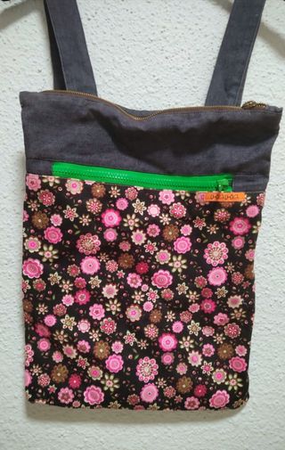 Mochila artesanal flores