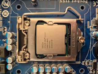 Gigabyte GA-H61M-D2-B3 + i3 3220