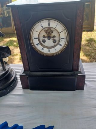 Reloj antiguo de mármol