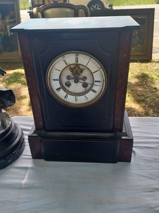 Reloj antiguo de mármol