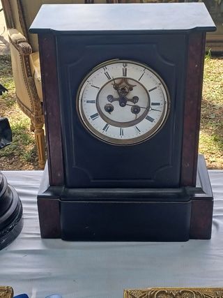 Reloj antiguo de mármol