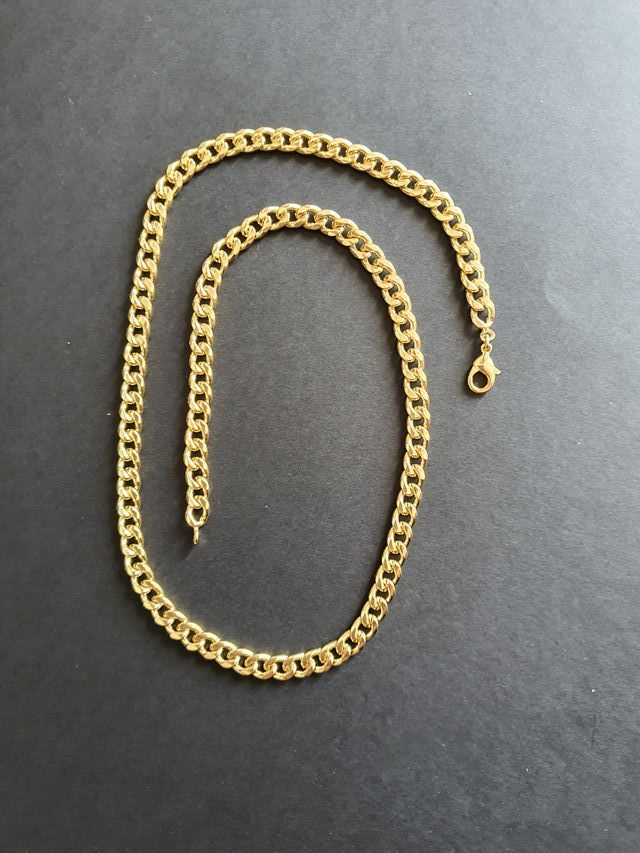 Cadena dorada estilo hip hop