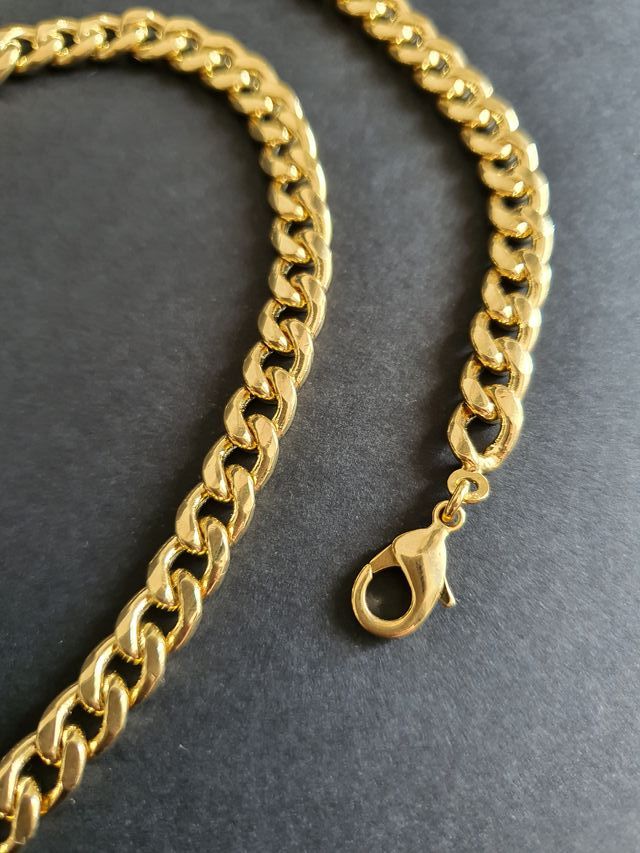 Cadena dorada estilo hip hop