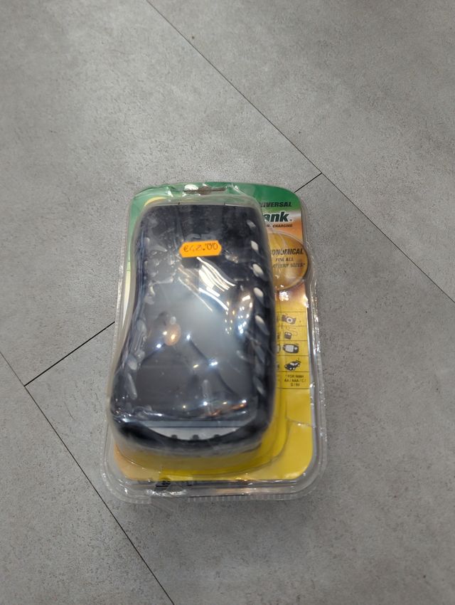 Cargador pilas 9V Universal