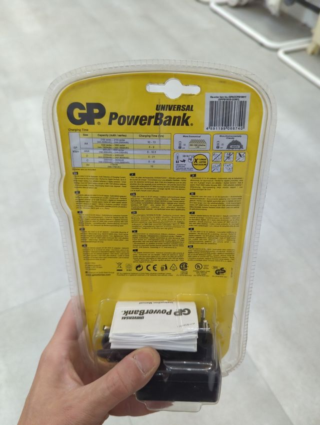 Cargador pilas 9V Universal