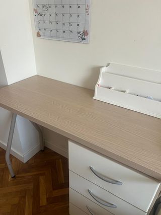 Escritorio infantil de madera