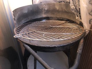 Barbacoa redonda metálica