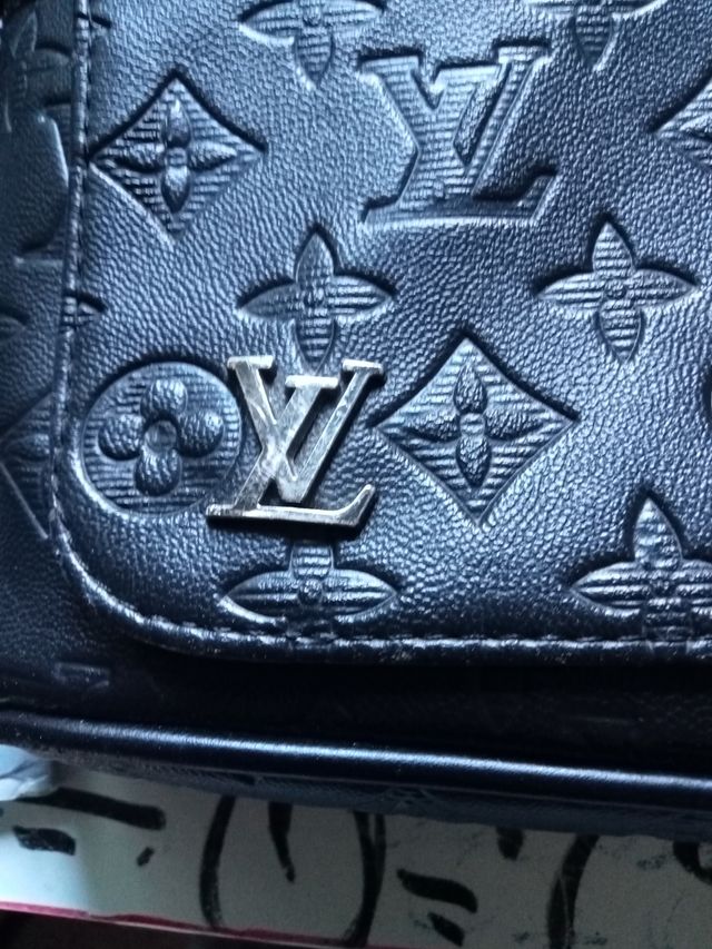 Bandolera Louis Vuitton negra