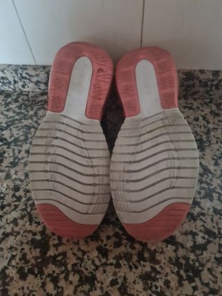 Zapatillas Skechers negras 