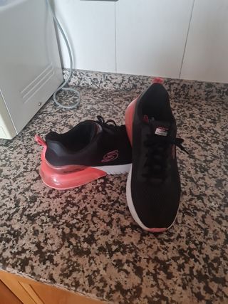 Zapatillas Skechers negras 