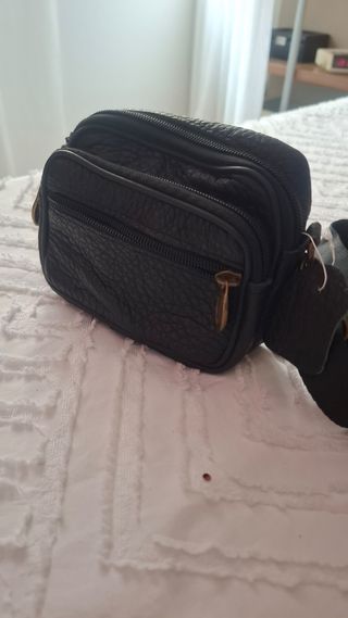 Bolsito bandolera de piel, negro
