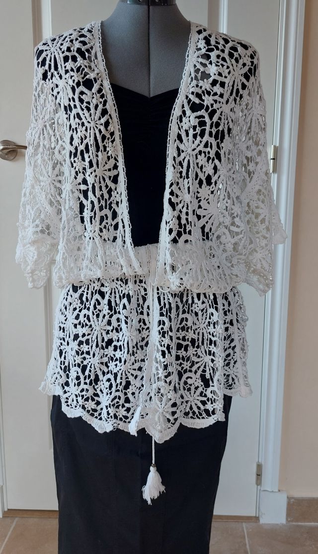 Top blanco de encaje grueso. Como nuevo. 40-42