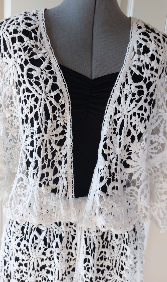 Top blanco de encaje grueso. Como nuevo. 40-42