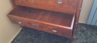 Cómoda antigüa