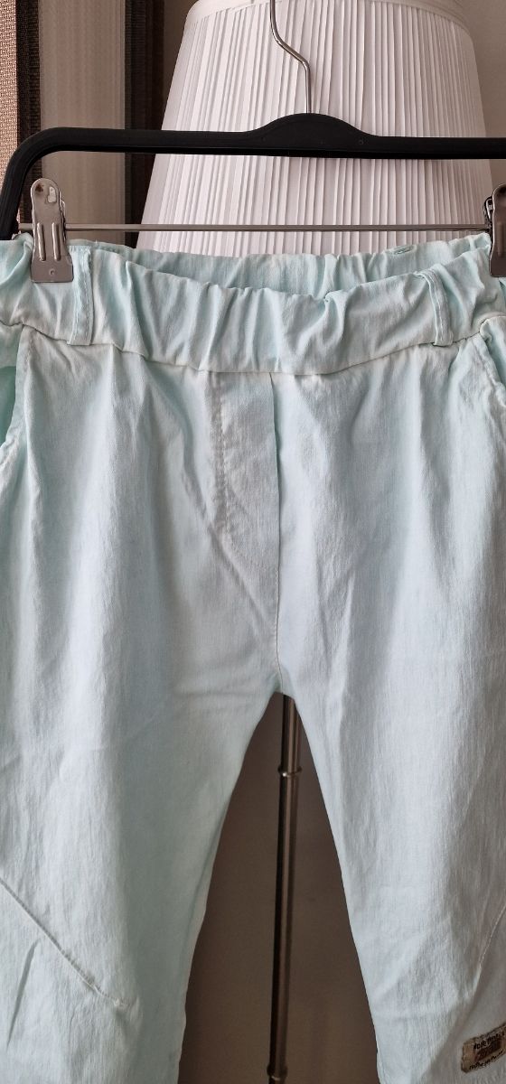 Pantalones turquesa elásticos
