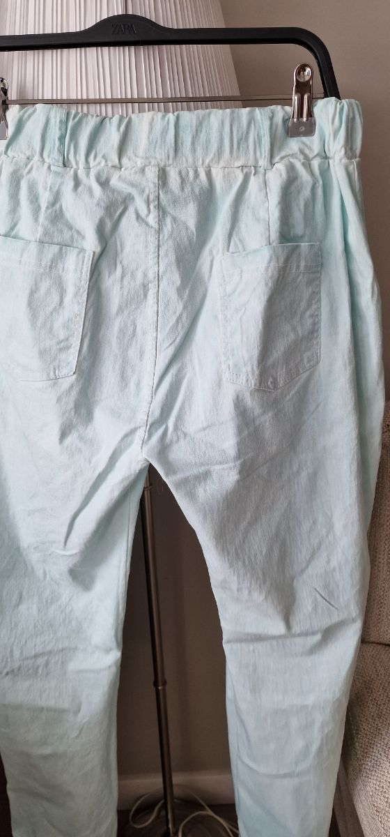 Pantalones turquesa elásticos