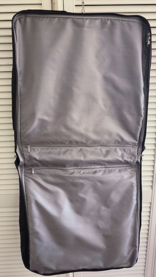 Portatrajes Gabol con etiquetas