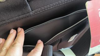 Portatrajes Gabol con etiquetas