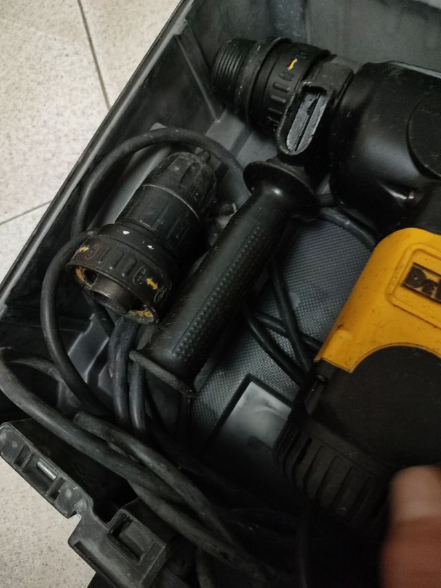 MARTILLO PERCUTOR DEWALT D25304 SDS  PLUS