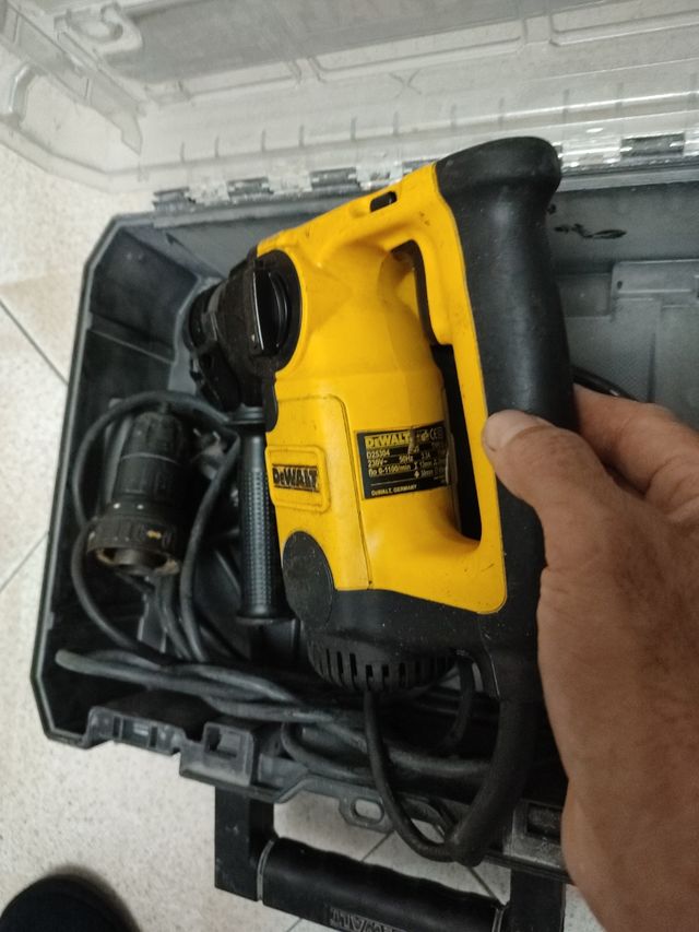 MARTILLO PERCUTOR DEWALT D25304 SDS  PLUS