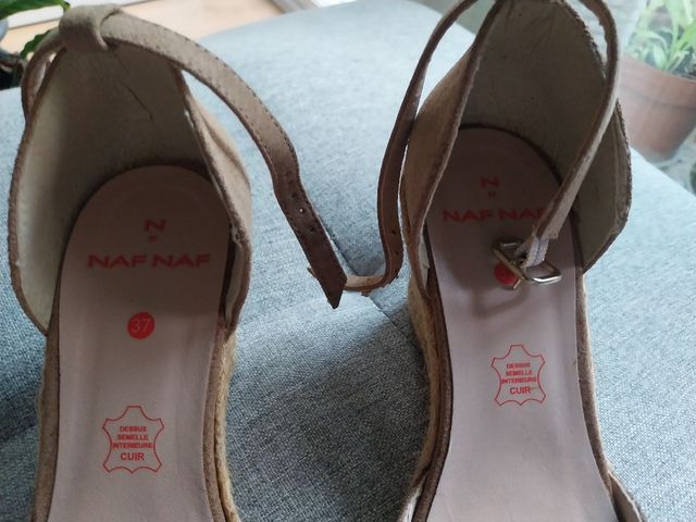 Sandalias cuña Naf Naf beige 37