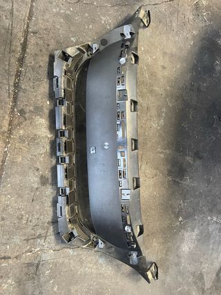 despiece componentesdel paragolpe Peugeot 3008