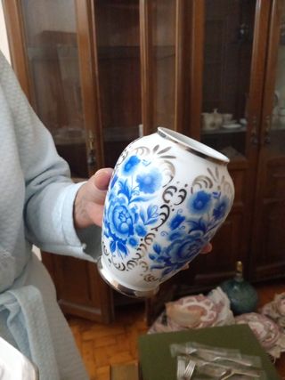 Jarrón y bandeja porcelana