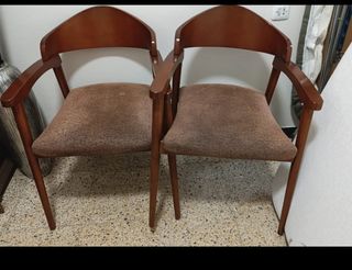 4 Sillas madera marrón