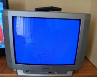 Televisor Samsung 28 pulgadas- Gris plata