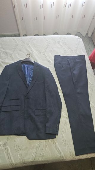 Traje azul hombre talla 44