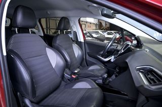 Peugeot 2008   Allure BlueHDi 120 SS EAT6